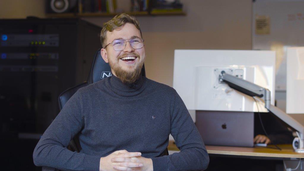 Jonathan.00 03 34 14.Still006jh